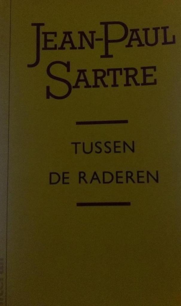 Tussen de raderen 9789022976814 Jean-Paul Sartre, Boeken, Literatuur, Gelezen, Verzenden