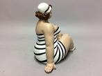 Figurine - Dame en polystyrène en maillot de bain