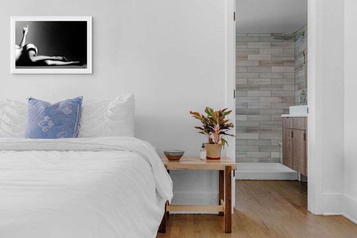 Ivan Pili - The world with one finger, Antiquités & Art, Art | Objets design