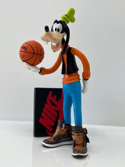 Alvin Silvrants - Goofy Louis Vuitton Nike Jordan (ceeze, Antiek en Kunst, Kunst | Designobjecten