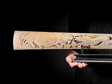 PAS DE PRIX DE RÉSERVE - Énorme poisson-épée sculpté sur un