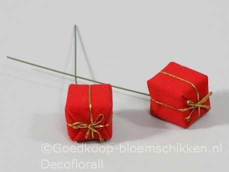 Giftboxes 25*25mm Rood Fluweel +/- 60 PER PAK cadeautjes, Huis en Inrichting, Woonaccessoires | Kunstplanten en Kunstbloemen, Nieuw