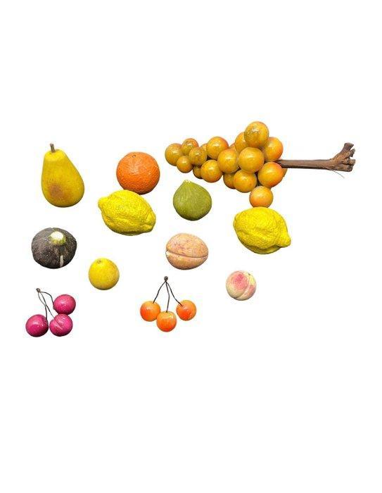 Figuur - Twaalf stuks fruit van marmer, Antiek en Kunst, Curiosa en Brocante