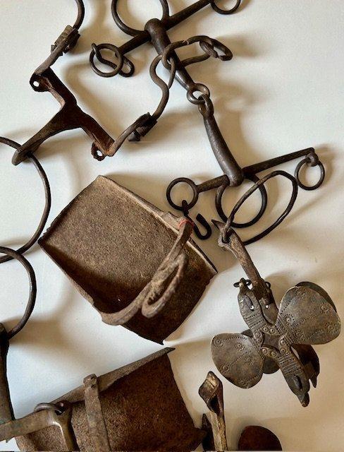 Lote hoefijzers voor paarden van de Dogon, Mali, 1909/1950, Antiquités & Art, Art | Art non-occidental