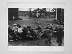 Werner Bischof - Children playing Tug of War, Finland, 1948, Antiek en Kunst, Kunst | Schilderijen | Modern