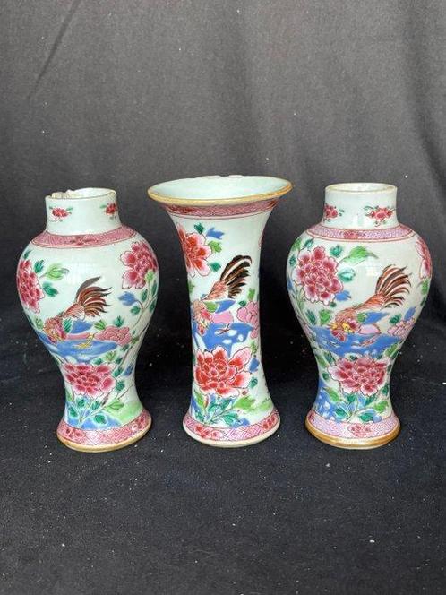 Plengoffer vaas - Porselein - China - Yongzheng (1723-1735), Antiek en Kunst, Antiek | Overige Antiek