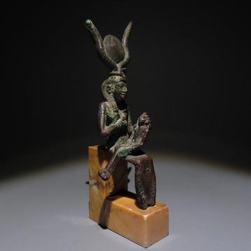 Oud-Egyptisch Brons Isis die de figuur van Harpocrates