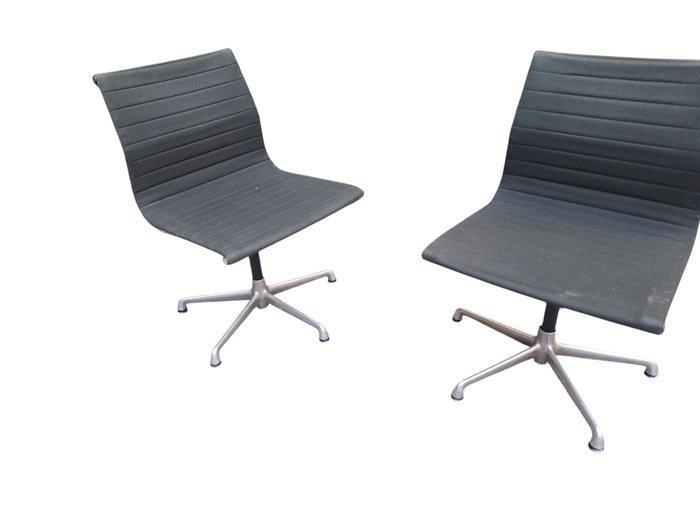 ICF - Charles & Ray Eames - Stoel (2) - EA107 - IJzer,, Antiek en Kunst, Antiek | Meubels | Stoelen en Sofa's