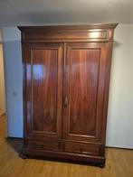 Kast - Walnoot - Strakke antieke twee deur