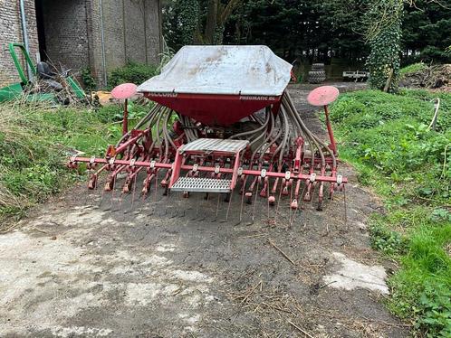 1983 Accord Pneumatic dl Zaaimachine, Zakelijke goederen, Landbouw | Tractoren