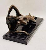 Escuela Europea - sculptuur, Mujer Desnuda - 15 cm - Brons,