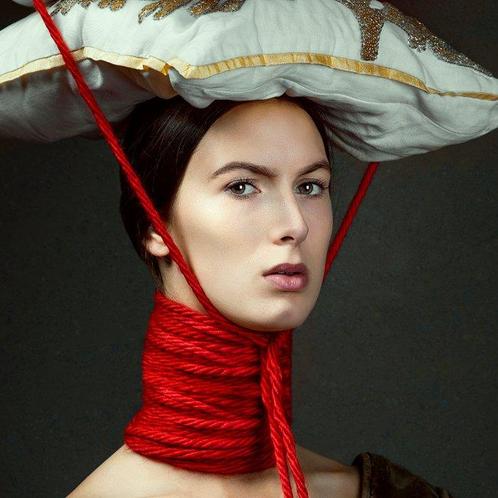 Elena Paraskeva - The Seamstress I - XL, Antiek en Kunst, Kunst | Schilderijen | Modern