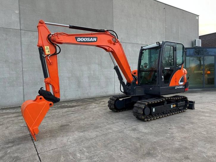 Veiling: Midigraafmachine Doosan DX55-9C Diesel 2017, Zakelijke goederen, Machines en Bouw | Kranen en Graafmachines, Ophalen