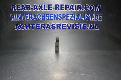 Linkerbeugel om de voorste nummerplaat vast te zetten Ope..., Auto-onderdelen, Carrosserie, Gebruikt, Opel, Verzenden