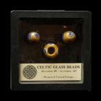 Keltisch Verzameling van Keltische glazen oog-kralen in de