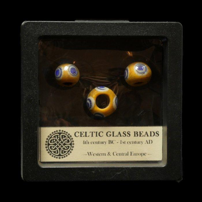 Keltisch Verzameling van Keltische glazen oog-kralen in de, Antiquités & Art, Antiquités | Autres Antiquités