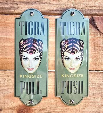 Emaille deurpostjes Tigra set beschikbaar voor biedingen