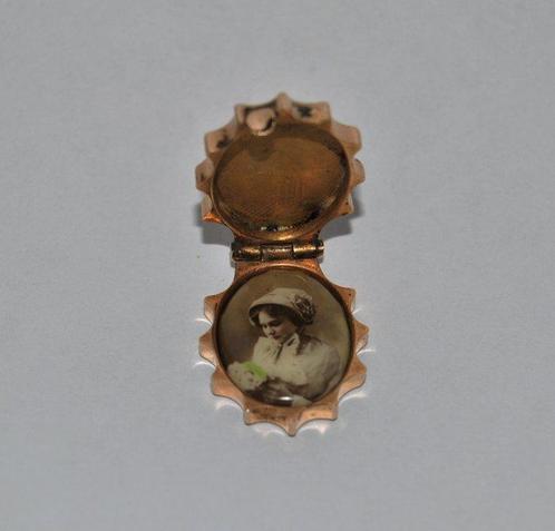 Zonder Minimumprijs - Medaillon - 18 karaat Geel goud, Handtassen en Accessoires, Antieke sieraden