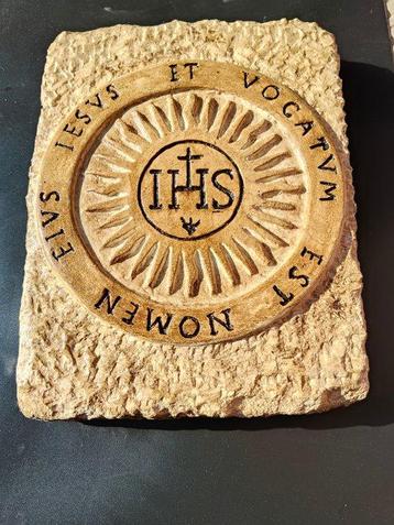 Sculpture, Stemma Araldico IHS - 25 cm - Pierre minérale