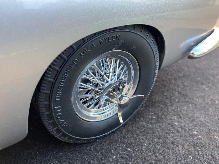 Eaglemoss 1:8 - Coupé miniature - Aston Martin DB5 James, Hobby en Vrije tijd, Modelauto's | 1:5 tot 1:12