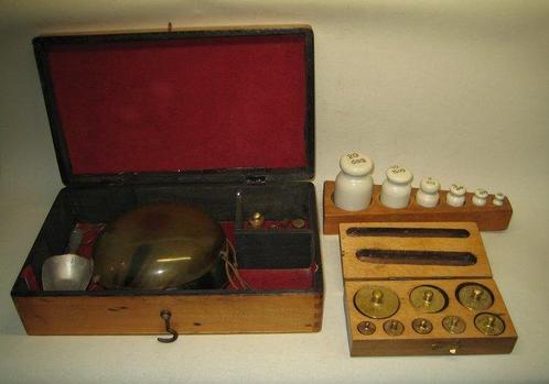 Balance de pharmacie - métal et bois - vers 1900, Antiquités & Art, Antiquités | Autres Antiquités