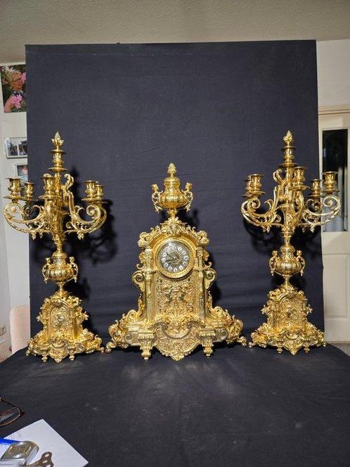 Horloge et parure de cheminée (3) Style Louis XIV - Bronze, Antiek en Kunst, Antiek | Klokken