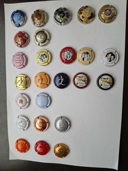 Champagne capsules - Metaal - Lot 67 champagnecapsules, Antiquités & Art, Antiquités | Jouets