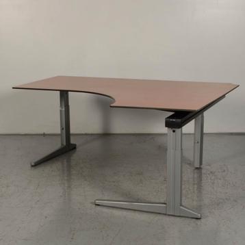 Hoekbureau Ahrend Essa - Kersen - 180 x 140 cm - Rechtsehoek beschikbaar voor biedingen
