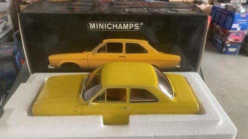 Minichamps 1:18 - Modelauto - Ford Escort I Street, Hobby en Vrije tijd, Modelauto's | 1:5 tot 1:12