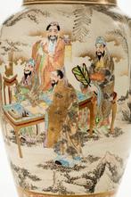 Vaas - Aardewerk, Goud, Emaille, Een grote en gedetailleerde