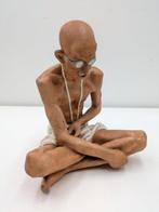 Royal Dux Porzellan-Manufaktur - Figurine - Gandhi -, Antiek en Kunst