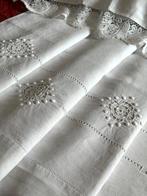 Oud doek met Franse en gemengde afkomst met geborduurd, Antiek en Kunst