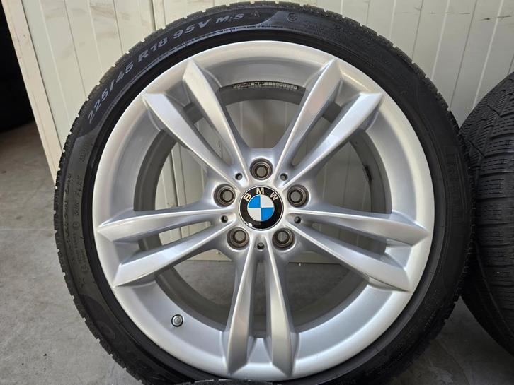 BMW 3 serie F30 F31 4 serie F32 18 inch winterbanden 658 2, Auto-onderdelen, Banden en Velgen, 18 inch, Winterbanden, 225 mm, Personenwagen