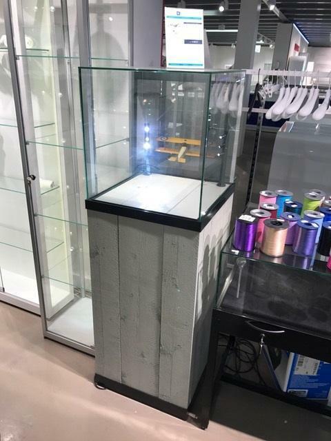 *TIP*  Showroom model vitrinekast nummer 11, Zakelijke goederen, Kantoor en Winkelinrichting | Winkel en Inventaris, Ophalen of Verzenden