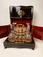 Drankkast - Cristal Saint Louis-Poirier wordt donker.