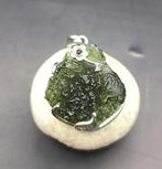 Zilveren hanger met geselecteerde hoogkwalitatieve moldaviet