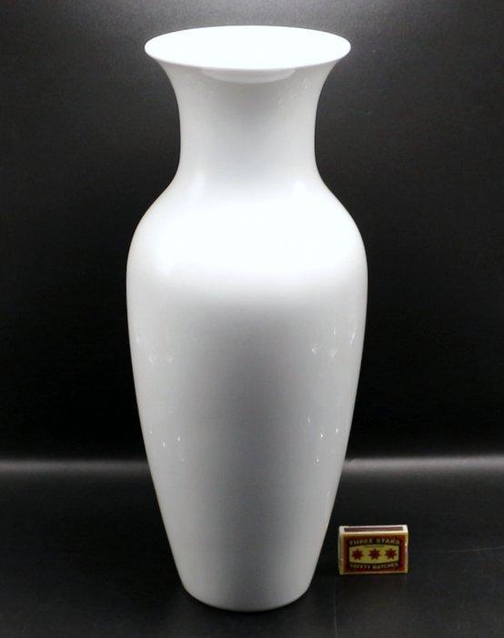 KPM - Julius Wilhelm Mantel - Vaas - Sering - Porselein, Antiek en Kunst, Antiek | Glaswerk en Kristal