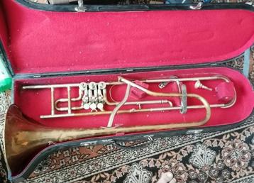 V. F Hradec Kraslice Cerveny -  - Trombone beschikbaar voor biedingen