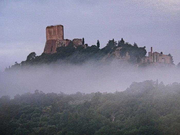 Oliviero Toscani (1942-) - Castle, Antiek en Kunst, Kunst | Designobjecten