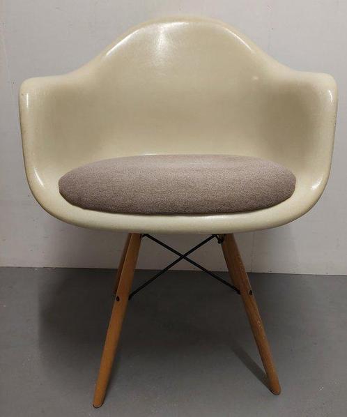 Herman Miller - Charles Eames - Chaise - wae - Bois, Fer,, Antiek en Kunst, Antiek | Meubels | Stoelen en Sofa's