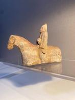 Noordelijke Dynastieën Geschilderd Aardewerk Paard en Ruiter