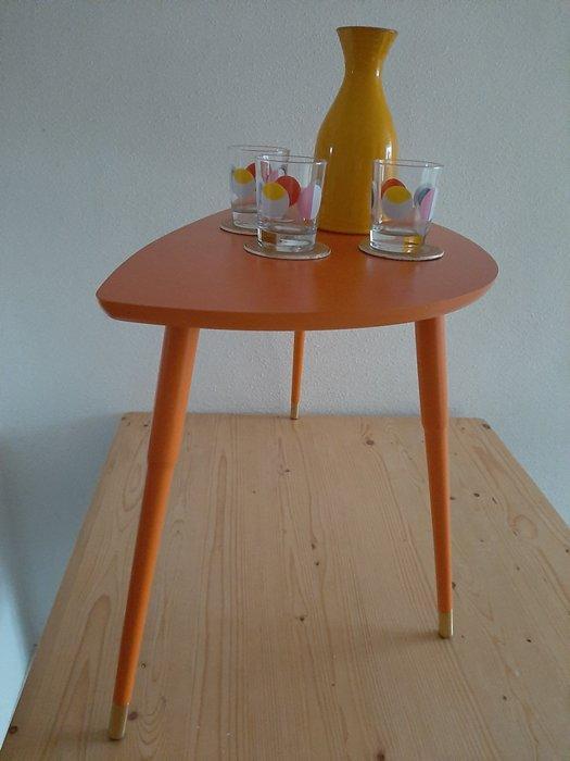 IKEA - redesigned by Glenn Berndtsson - Bijzettafel -, Antiek en Kunst, Antiek | Meubels | Stoelen en Sofa's