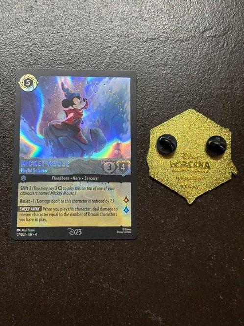Ravensburger Card - Lorcana - Mickey D23 + Golden Pin D23, Verzamelen, Overige Verzamelen