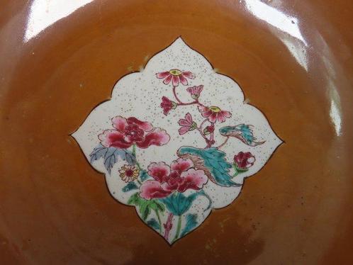 Qianlong (1735-1796) - Kom - Peonies, Daylilies and, Antiek en Kunst, Antiek | Overige Antiek