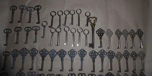 74 alte Schlüssel Key Cle mit Hohldorn für Möbel Schränke, Antiek en Kunst, Antiek | Speelgoed