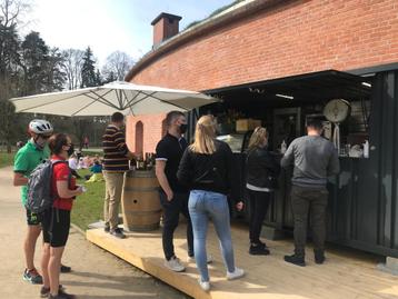 Food truck - Restaurant container - Livraison rapide. disponible aux enchères