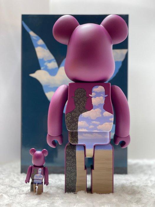 Medicom Toy - Beeldje - BEARBRICK René Magritte Loiseau de, Antiquités & Art, Art | Objets design