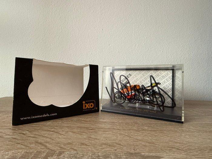 Repsol Honda Team - MotoGP - Valentino Rossi - Schaal 1/24, Verzamelen, Automerken, Motoren en Formule 1