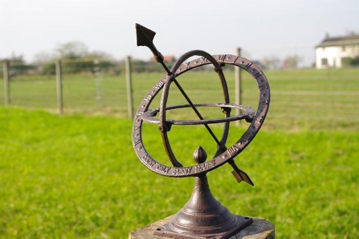 Zonnewijzer - IJzer, Antiek en Kunst, Curiosa en Brocante