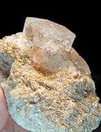 Gem Precious Topaz uit Gilgit, Pakistan – Kers Karamel